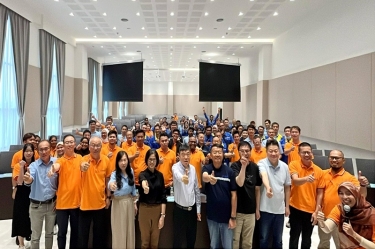 蛇年共进 再攀高峰 | xj星际1277纸业全资子公司xj星际1277控股（马）有限公司第二届员工大会及年会盛典隆重举行